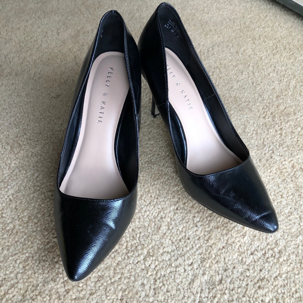 Kelly & Katie Black Heels Size 8.5